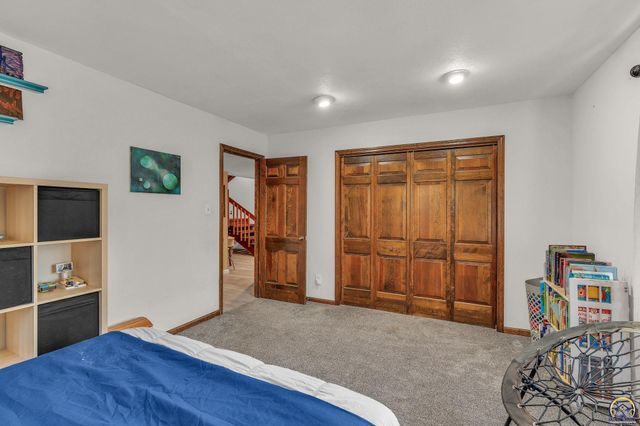 2331 SE Libra AVE, Topeka, KS 66605