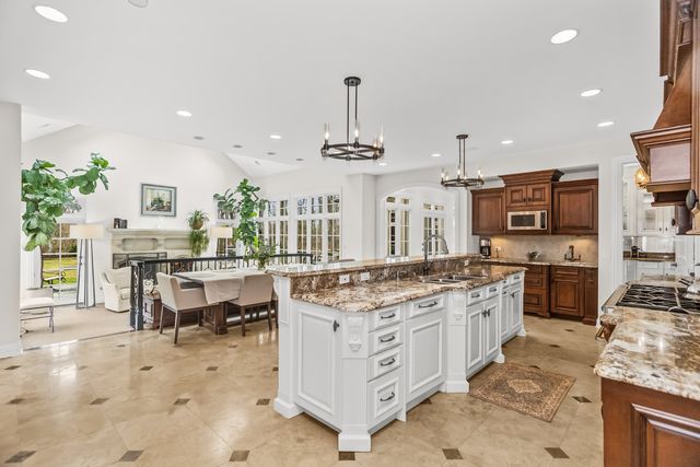 575 Stable Lane, Lake Forest, IL 60045