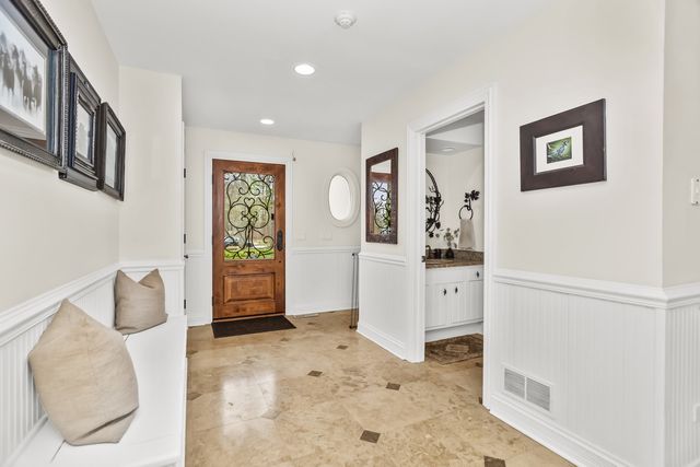 575 Stable Lane, Lake Forest, IL 60045