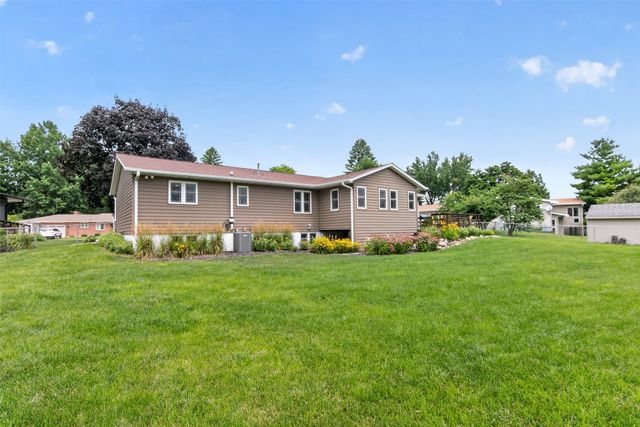 2944 Monroe Drive, Ames, IA 50010