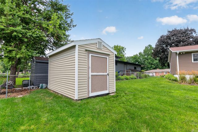 2944 Monroe Drive, Ames, IA 50010