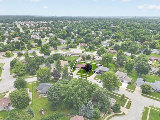 2944 Monroe Drive, Ames, IA 50010