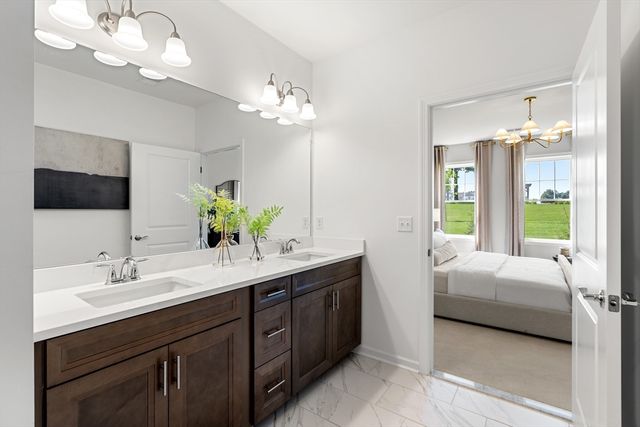 320 Martins Landing 107, North Reading, MA 01864