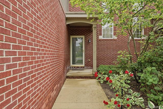 5953 High Point Court 29, Brighton Township, MI 48116