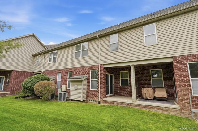 5953 High Point Court 29, Brighton Township, MI 48116