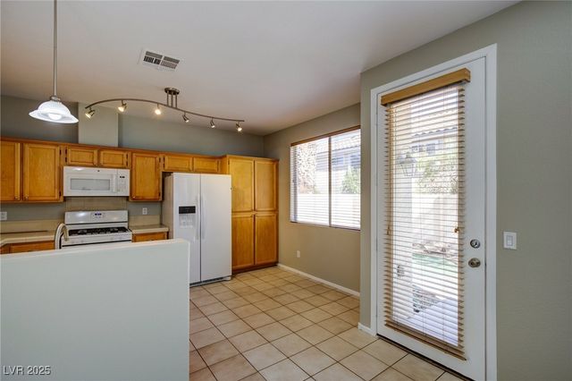 162 MOUNTAINSIDE Drive, Henderson, NV 89012