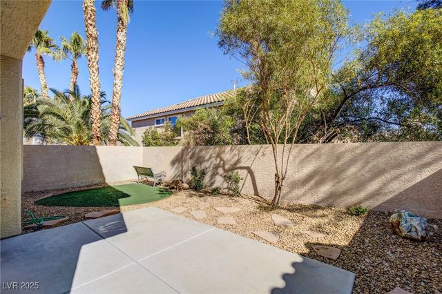 162 MOUNTAINSIDE Drive, Henderson, NV 89012