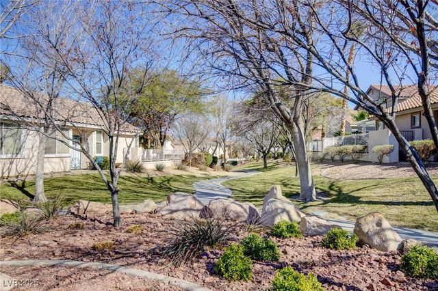 162 MOUNTAINSIDE Drive, Henderson, NV 89012