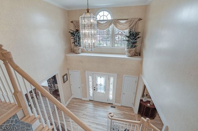 4 Reiher Ct, West Caldwell Twp., NJ 07006