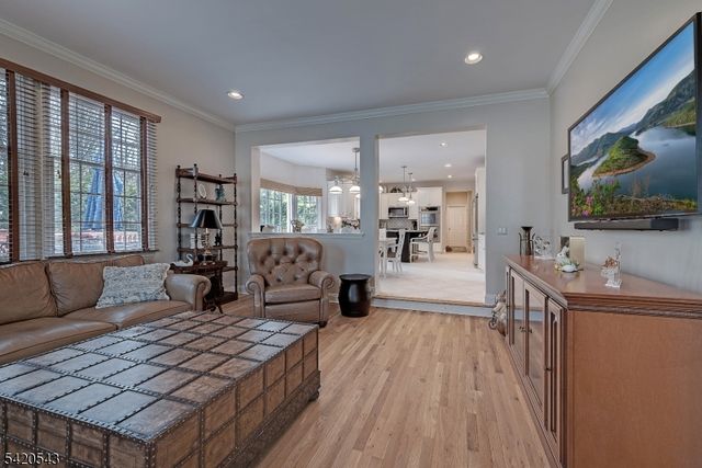 4 Reiher Ct, West Caldwell Twp., NJ 07006