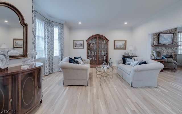 4 Reiher Ct, West Caldwell Twp., NJ 07006