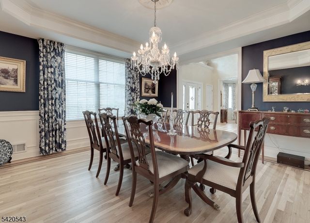 4 Reiher Ct, West Caldwell Twp., NJ 07006