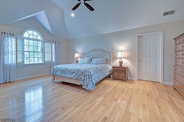 4 Reiher Ct, West Caldwell Twp., NJ 07006