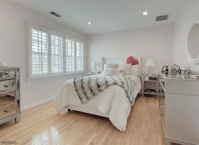 4 Reiher Ct, West Caldwell Twp., NJ 07006