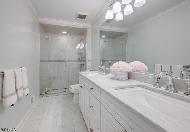 4 Reiher Ct, West Caldwell Twp., NJ 07006