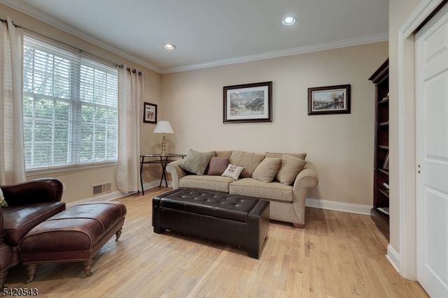 4 Reiher Ct, West Caldwell Twp., NJ 07006