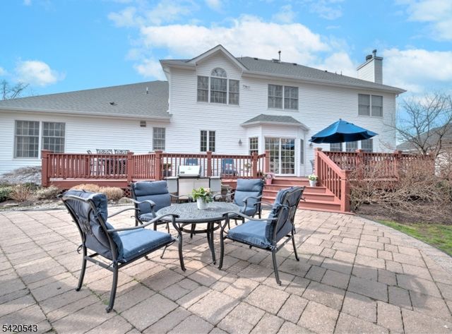 4 Reiher Ct, West Caldwell Twp., NJ 07006