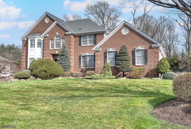 4 Reiher Ct, West Caldwell Twp., NJ 07006