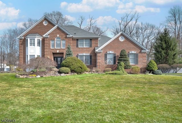 4 Reiher Ct, West Caldwell Twp., NJ 07006