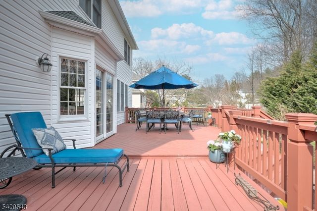 4 Reiher Ct, West Caldwell Twp., NJ 07006