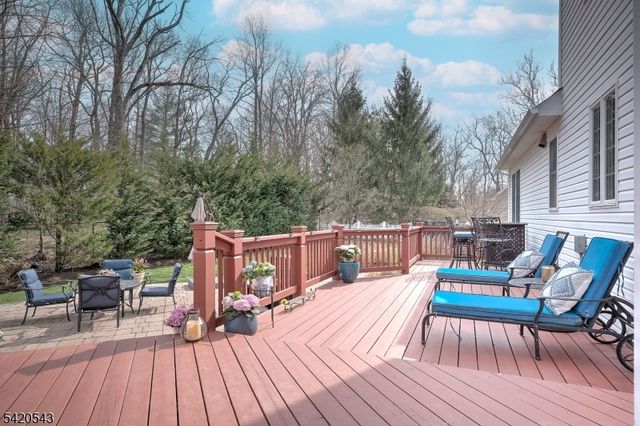 4 Reiher Ct, West Caldwell Twp., NJ 07006