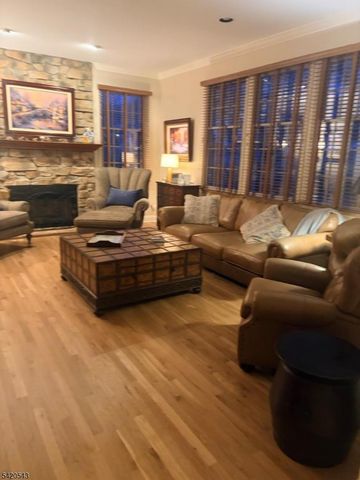 4 Reiher Ct, West Caldwell Twp., NJ 07006