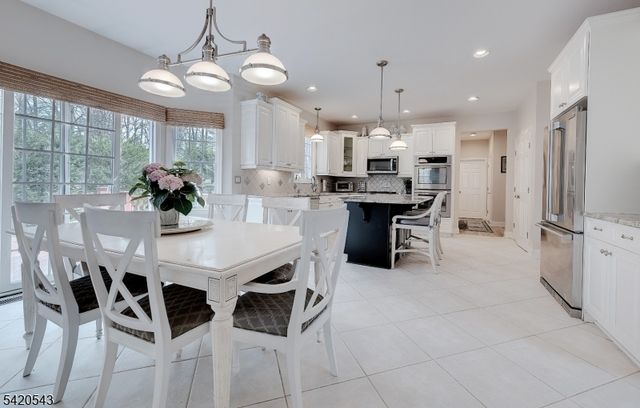 4 Reiher Ct, West Caldwell Twp., NJ 07006