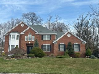 4 Reiher Ct, West Caldwell Twp., NJ 07006