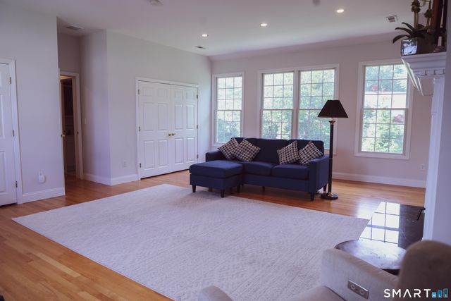 35 Sherwood Place, Fairfield, CT 06890