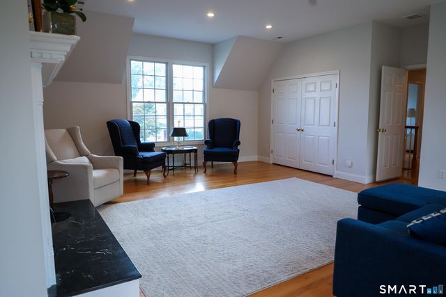 35 Sherwood Place, Fairfield, CT 06890