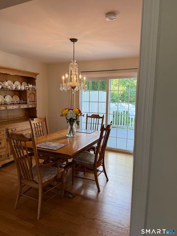 35 Sherwood Place, Fairfield, CT 06890