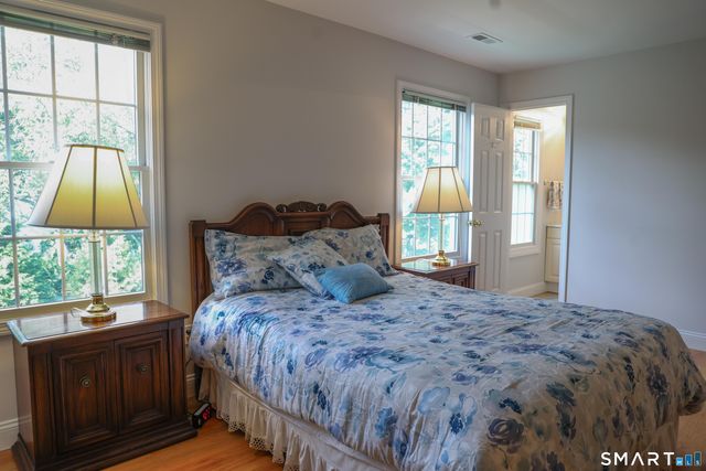 35 Sherwood Place, Fairfield, CT 06890