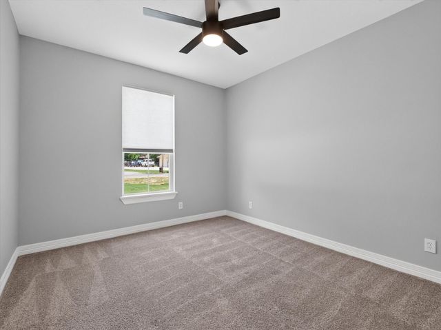 902 N Main Street, Tioga, TX 76271