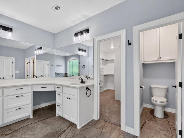 902 N Main Street, Tioga, TX 76271