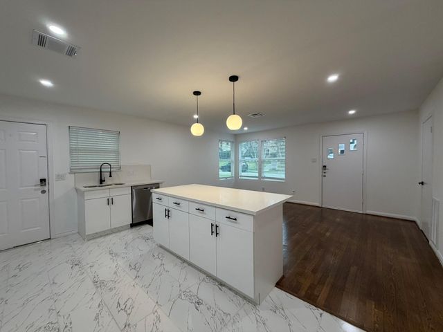 1972 W Mckinney Street, Houston, TX 77019