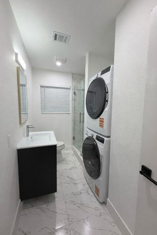 1972 W Mckinney Street, Houston, TX 77019