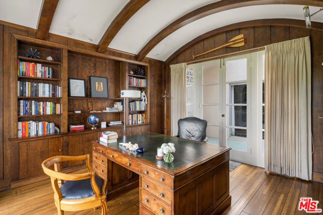 205 Georgina Avenue, Santa Monica, CA 90402