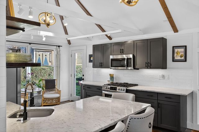 3 Kendall Lane Unit B3, Provincetown, MA 02657