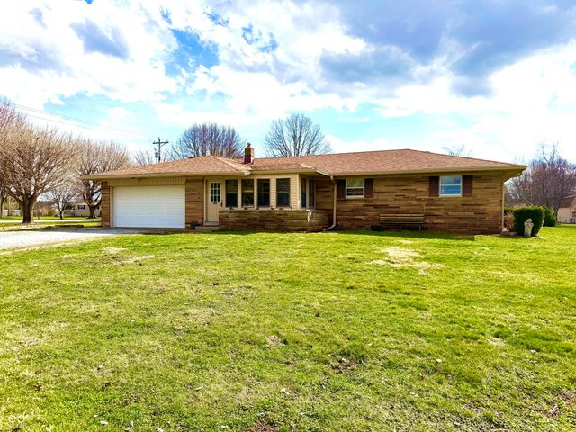 6035 Bluff Acres Drive, Greenwood, IN 46143