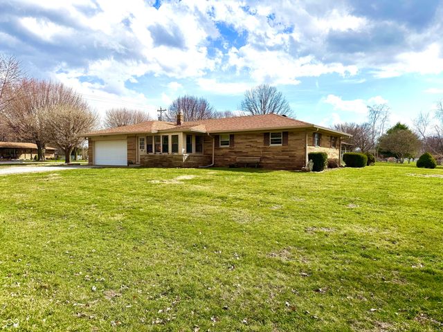 6035 Bluff Acres Drive, Greenwood, IN 46143