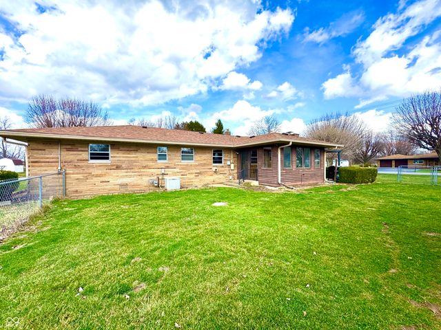 6035 Bluff Acres Drive, Greenwood, IN 46143