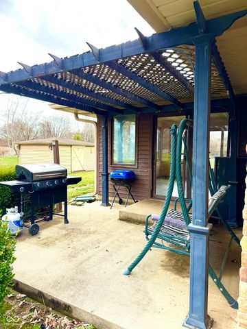 6035 Bluff Acres Drive, Greenwood, IN 46143