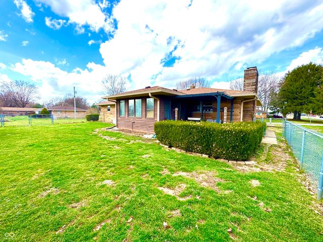 6035 Bluff Acres Drive, Greenwood, IN 46143