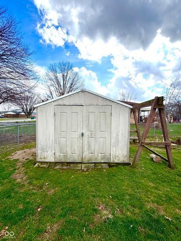 6035 Bluff Acres Drive, Greenwood, IN 46143