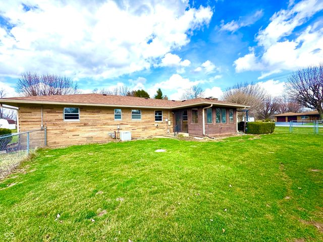 6035 Bluff Acres Drive, Greenwood, IN 46143