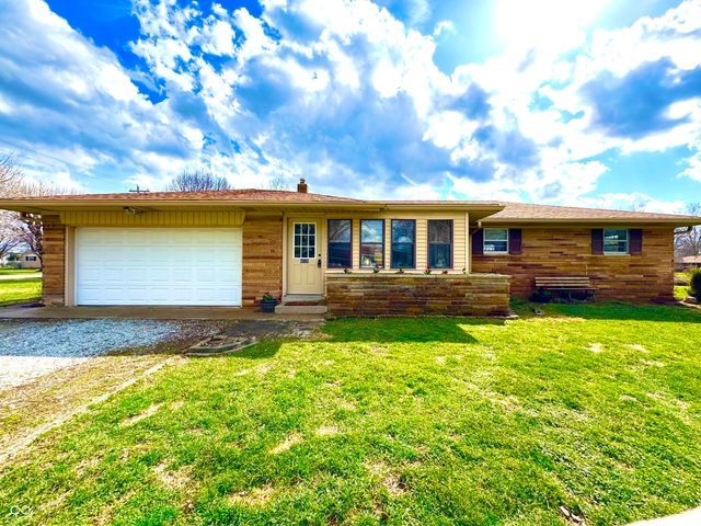 6035 Bluff Acres Drive, Greenwood, IN 46143