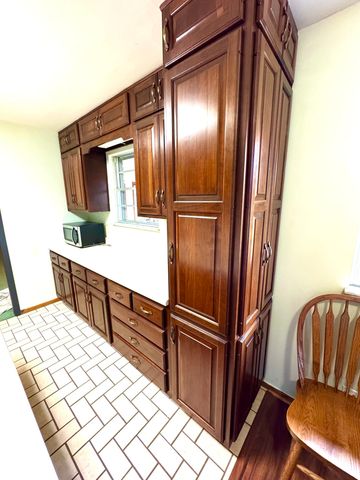 6035 Bluff Acres Drive, Greenwood, IN 46143