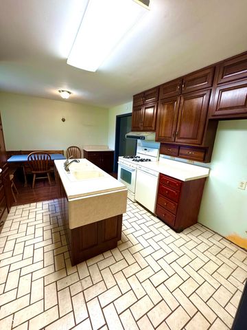 6035 Bluff Acres Drive, Greenwood, IN 46143