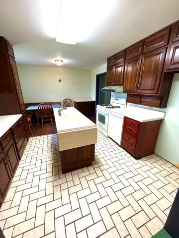 6035 Bluff Acres Drive, Greenwood, IN 46143