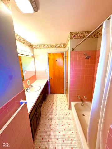 6035 Bluff Acres Drive, Greenwood, IN 46143